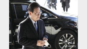 ‘檢출석’ 이재명, 오전 조사 끝난 듯…점심은 청 안에서 곰탕으로