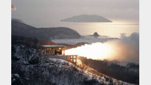 북한 마군포 로켓 시험장에서 고체 연료 엔진 시험