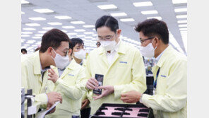 ‘갤럭시S23’ 등판 앞둔 삼성전자 “경쟁 우위 확실히 다지겠다”