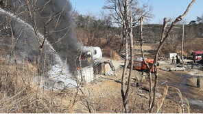 문경 컨테이너 창고서 원인 모를 불…인명피해 없이 27분 만에 진화