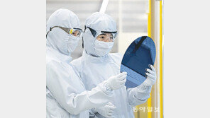 삼성전자 ‘반도체 쇼크’… 영업익 97% 감소, 적자 간신히 면해 