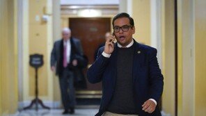 ‘허위 이력’ 논란 조지 샌토스, 상임위 2곳 사임