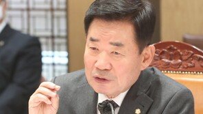 김진표 “국회의원 인건비 동결하되 의원수 늘리자”…선거제 개편안 제시