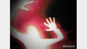 양말에 흉기 숨긴 채 전 동거녀 스토킹한 70대…유치장행