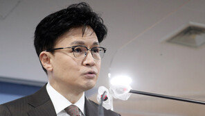 “황운하 직업적 음모론자” 한동훈 고소됐지만…경찰, 불송치 결정