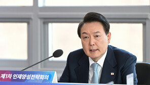 尹대통령 “과학·디지털 스타트업 중 유니콘기업 탄생하도록 뒷받침”