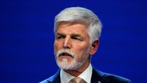 체코 대통령 당선인 “중국 비우호적…EU 中 환상버려라”