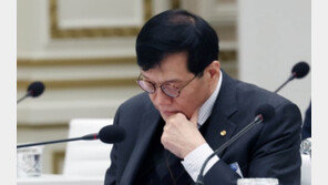 한은, 이달 기준금리 동결 가능성에 무게 