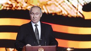 푸틴, 전승 기념식서 서방국에 “현대적 나치즘” 비난