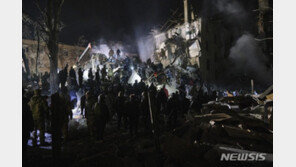 “우크라 남부 주거지역, 러시아 포격 이어져”