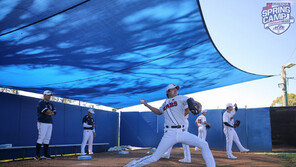 양의지와 정철원, 두산에 탄생한 ‘12년 터울 신인왕 배터리’