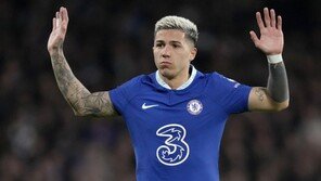 ‘1600억 사나이’ 첼시 페르난데스, EPL 데뷔…풀럼과 무승부