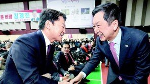 尹, 안철수 겨냥 “국정운영의 적”… 安 “대통령실 선거개입”