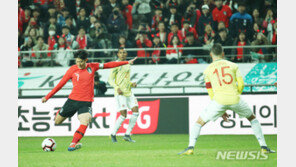 ‘벤투 후임’ 새 사령탑, 첫 상대는 콜롬비아…내달 24일