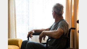 50대 사회적 고립·외로움…‘○○○’ 위험 높인다