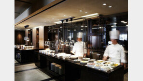 특급호텔 뷔페 ‘20만원 시대’ 목전…“식자재 원가율 절반” 항변도