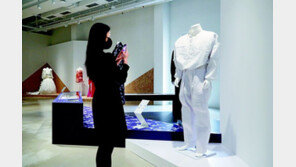 최경자, 노라 노, 앙드레 김… 국내 1세대 패션의 매력에 풍덩