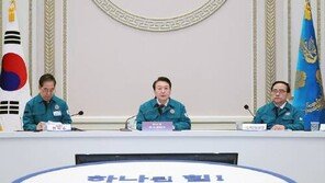 尹 “전 정부, 가짜 평화에 기대 국가 방위훈련 제대로 못해”