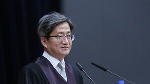 ‘김명수 인사 개입’ 주장 판사 “특정 3인 거론”