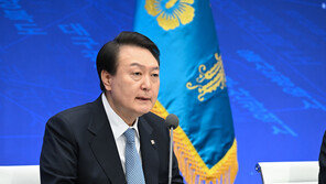 군산조선소 다시 찾은 尹 “조선산업 지속성장, 정부가 적극 밀겠다”