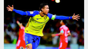 호날두, 한 경기 4골 폭발… 리그 경기 통산 500골 돌파 