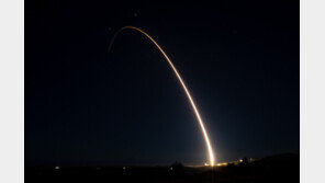 美軍, 北 고체연료 ICBM 공개 하루 만에 ‘미니트맨 3’ 시험발사