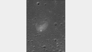 한반도의 18배 ‘달의 바다’…다누리가 보내온 사진