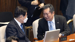 조응천 “봐하니 이재명 사퇴 안할듯…기소땐 주 3~4일 재판, 총선 어쩌나”