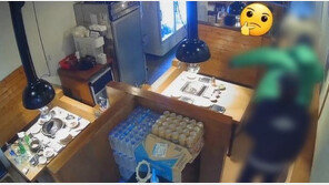 후다닥 겉옷 입고 밖으로…양갈비 20만원어치 ‘먹튀’한 남성들