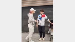 쇼트트랙 대표팀 마중 나온 곽윤기 “후배들 활약 보니 미래가 밝다”