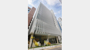 “명품이 효자” 백화점 빅3, ‘기록적’ 매출 행진 이어가