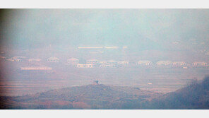 [단독]북한군 내부 “식량난에 주민 탈북 우려” 