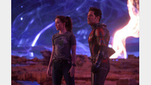 황홀한 양자 영역, 기대 못 미친 새 빌런 ‘정복자 캉’…앤트맨3, 마블 구할까