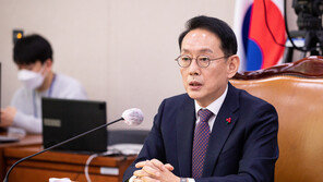 “오만의 극치” “사실 왜곡”…법사위, 직회부 법안 놓고 여야 공방