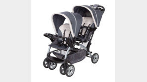아이 머리 끼어 질식할수도…베이비트렌드 일부 유모차 주의해야