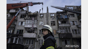 러시아, 야간에 미사일 32발 우크라 인프라 때려…우크라 16발 격추