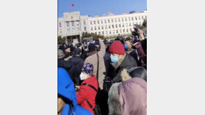 中, 백지 시위 이어 ‘백발 시위’ 