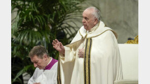 사임설 반박한 프란치스코 교황 “중도사퇴, 유행 안 돼”