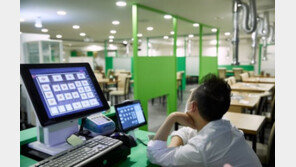 알바생 10명 중 9명 계속 마스크 착용하는 이유는…