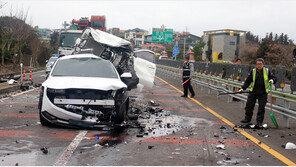 제주시 무수천사가로서 차량 9대 연쇄 추돌…12명 다쳐