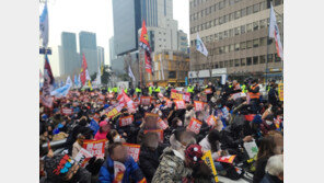 주말 서울 도심 보혁 대규모 맞불집회…한강·세종대로 일대 혼잡