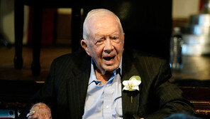 ‘암투병’ 카터 前대통령 병원치료 중단…“남은 시간 가족과”