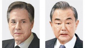 블링컨 “中정찰풍선, 주권 침해”… 왕이 “격추는 히스테리” 