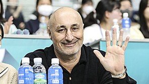 한국배구계 상륙한 명장 아본단자, 3월 돼야 지휘 가능