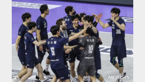 요동치는 남녀 프로배구 1위 싸움…3위 쟁탈전도 치열