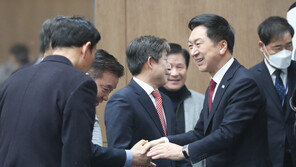 ‘공갈빵’ 비판에…金, ‘지지선언’ 바른정당계 26명 명단 공개