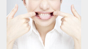 법원 “혀 내밀고 ‘메롱’은 성희롱”…초등 교직원 ‘감봉’ 징계