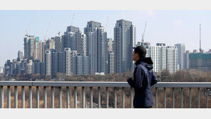 “집값투기 막는다” 외국인 부동산거래 허가제, 국회 문턱 넘을까