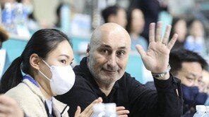 흥국생명 이끄는 명장 아본단자, 23일 데뷔전 치른다