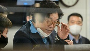 김성태 “잘 생각해봐라, 이게 무죄 나오겠나”에 이화영 “모른다”